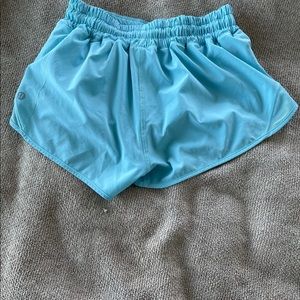 HOTTY HOT LULULEMON SHORTS 2.5